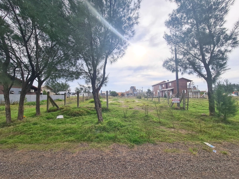 TERRENO ÓTIMO PRONTO PARA CONSTRUIR BEM LOCALIZDO NO JARDIM BEIRA MAR: 4ª foto da galeria de imagens do imóvel