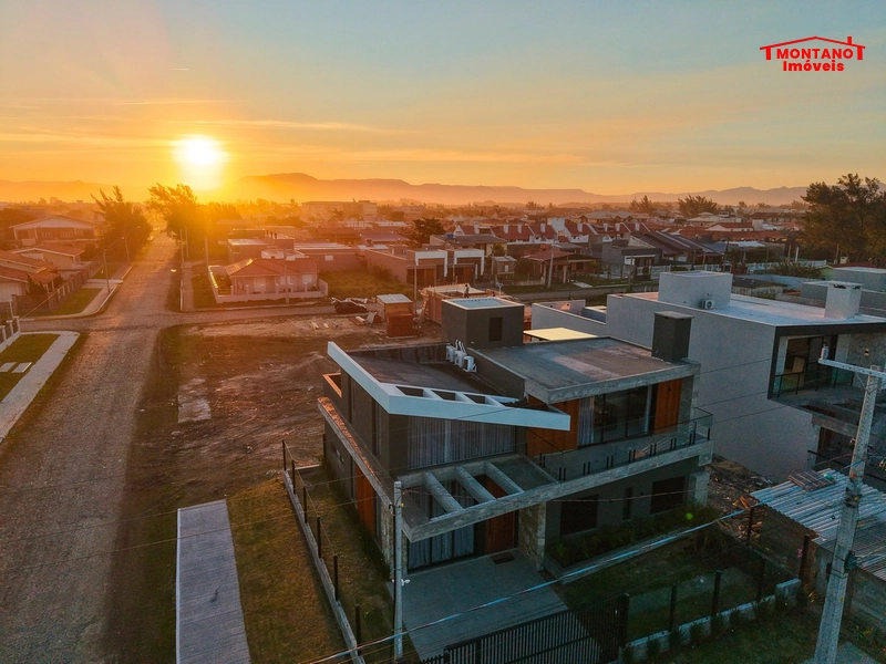 Casa com padrão único de 3 dormitórios e piscina a 100m do mar!!: 4ª foto da galeria de imagens do imóvel