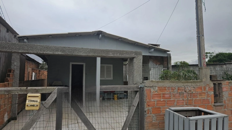 Casa mobiliada com 2 dormitórios no bairro Zona Norte: 2ª foto da galeria de imagens do imóvel