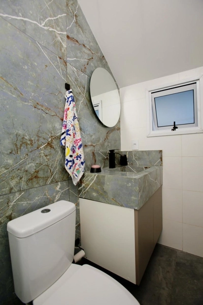 Casa com padrão único com 3 dormitórios e piscina no bairro Zona Nova: 7ª foto da galeria de imagens do imóvel