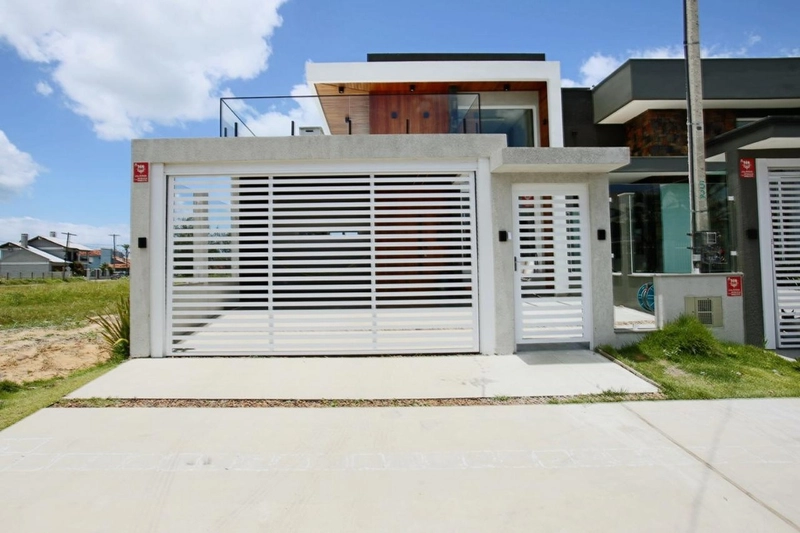 Casa com padrão único com 3 dormitórios e piscina no bairro Zona Nova: 29ª foto da galeria de imagens do imóvel