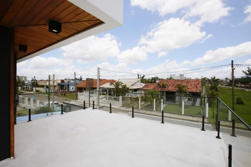 Casa com padrão único com 3 dormitórios e piscina no bairro Zona Nova: 25ª foto da galeria de imagens do imóvel