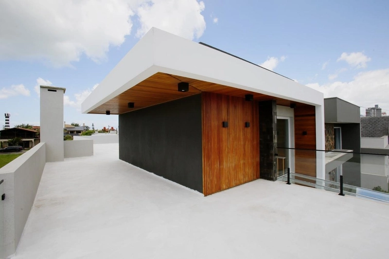 Casa com padrão único com 3 dormitórios e piscina no bairro Zona Nova: 27ª foto da galeria de imagens do imóvel