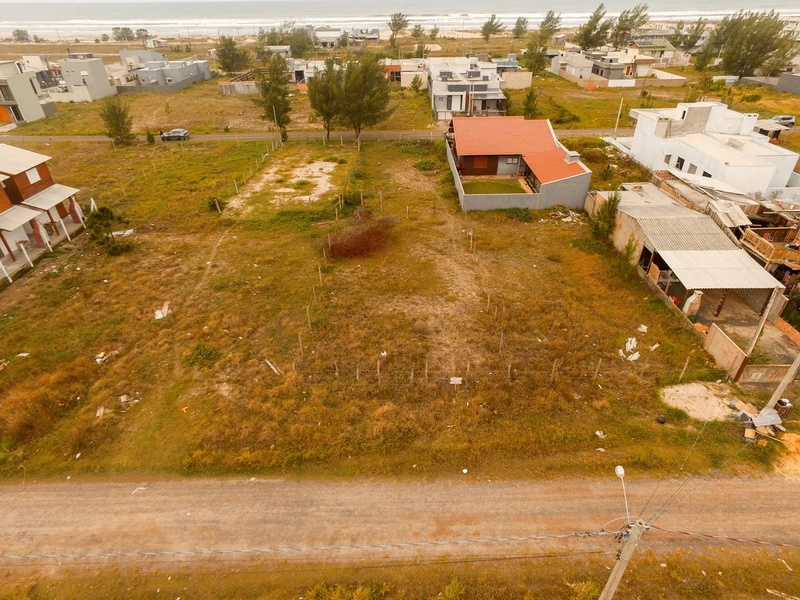 TERRENOS ÓTIMA OPORTUNIDADE NO JARDIM BEIRA MAR - CAPÃO DA CANOA -RS: 1ª foto da galeria de imagens do imóvel