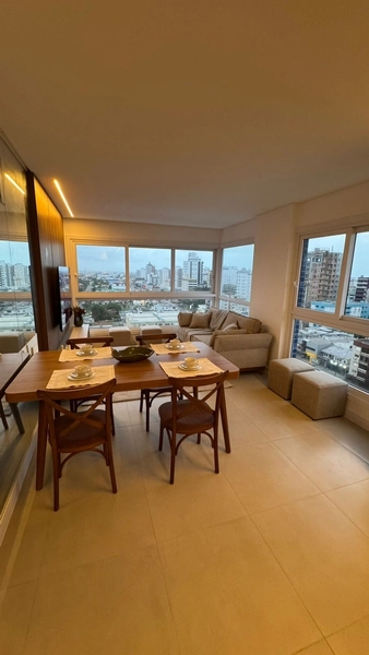 Apartamento de padrão exclusivo com 3 dormitórios e piscina: 3ª foto da galeria de imagens do imóvel