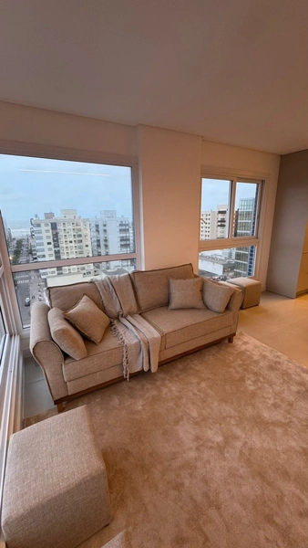 Apartamento de padrão exclusivo com 3 dormitórios e piscina: 7ª foto da galeria de imagens do imóvel