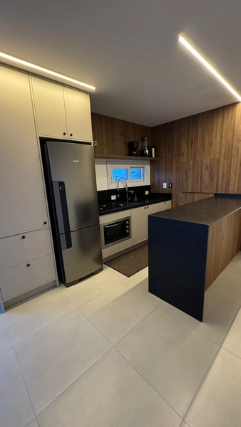 Apartamento de padrão exclusivo com 3 dormitórios e piscina: 6ª foto da galeria de imagens do imóvel