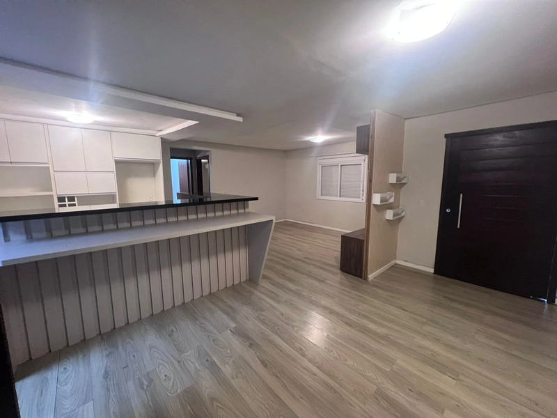 Casa mobiliada com 2 quartos e enorme terreno: 3ª foto da galeria de imagens do imóvel