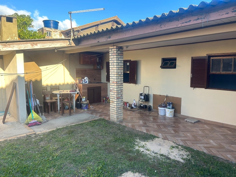 Casa 3 quartos, 3 quadras do mar terreno inteiro em Capão da Canoa: 8ª foto da galeria de imagens do imóvel