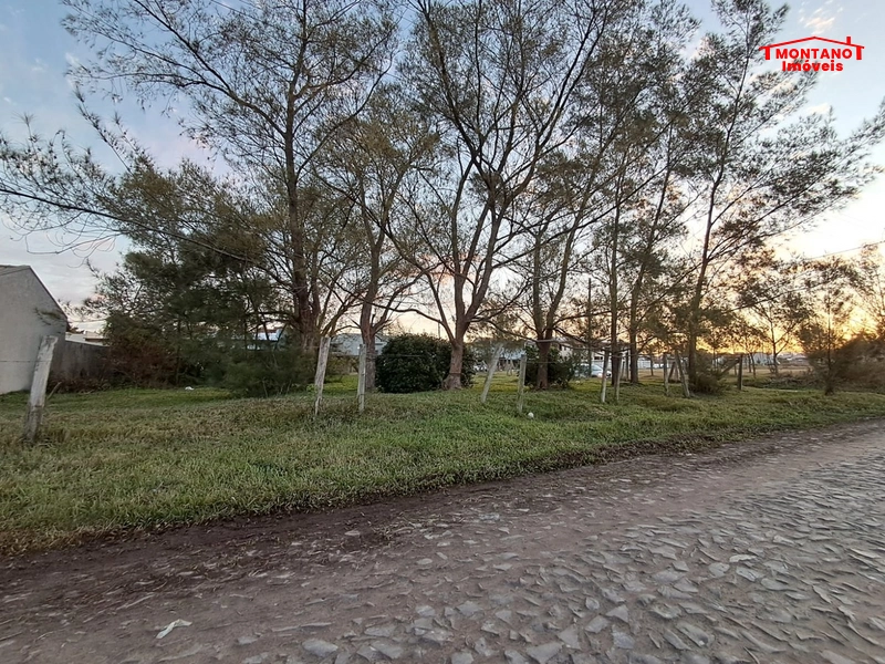 Terreno Enorme de Esquina - 1 Quadra do Mar!: 1ª foto da galeria de imagens do imóvel