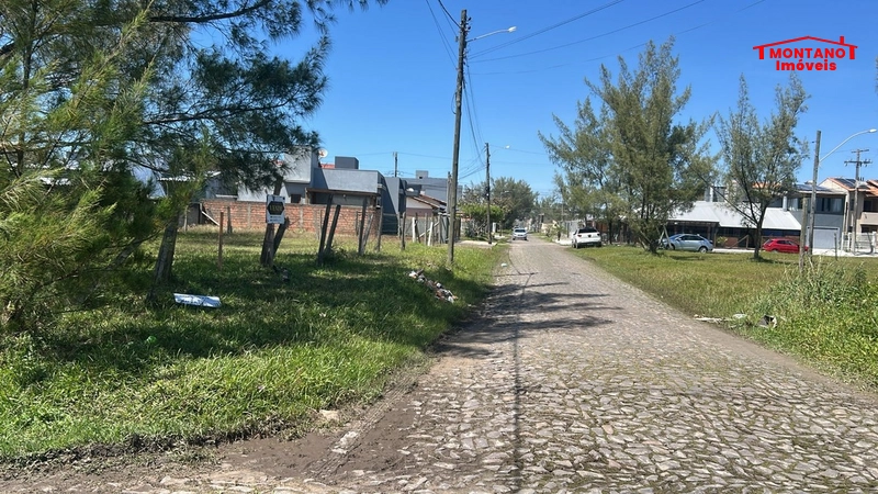 Terreno Enorme  de Esquina - 1 Quadra do Mar!: 7ª foto da galeria de imagens do imóvel