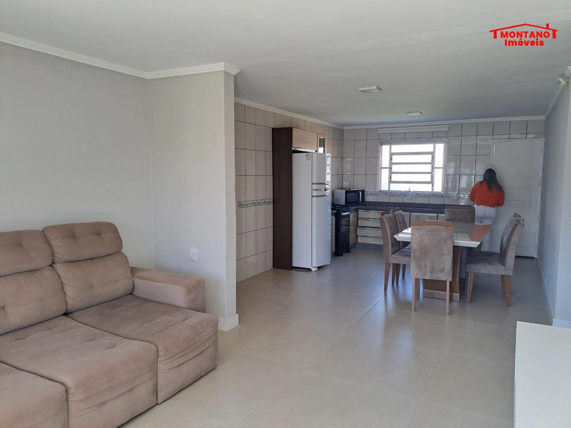 Casa de 2 dormitórios: 2ª foto da galeria de imagens do imóvel
