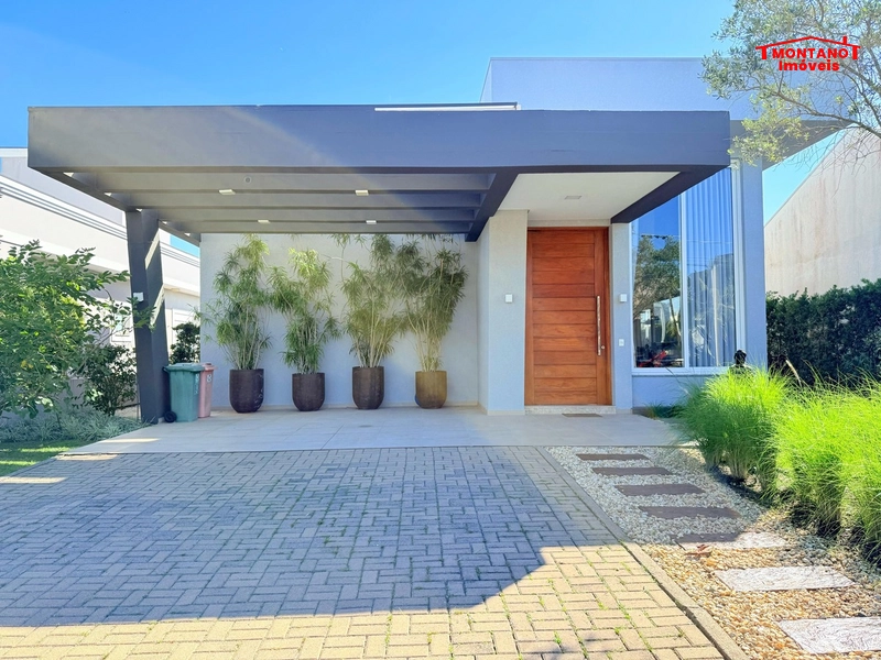 Casa com 3 suítes no condomínio Dubai!