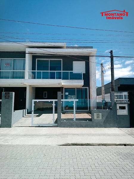 Sobrado 2 dormitórios em Capão: 1ª foto da galeria de imagens do imóvel