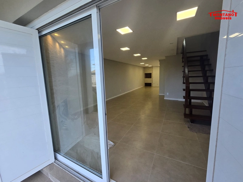 SOBRADO À VENDA, BAIRRO DE MORADORES E LOCALIZADO PRÓXIMO AO MAR !: 31ª foto da galeria de imagens do imóvel