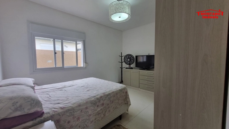 LINDA CASA NO JARDIM BEIRA MAR ---   PÉ NA AREIA: 3ª foto da galeria de imagens do imóvel