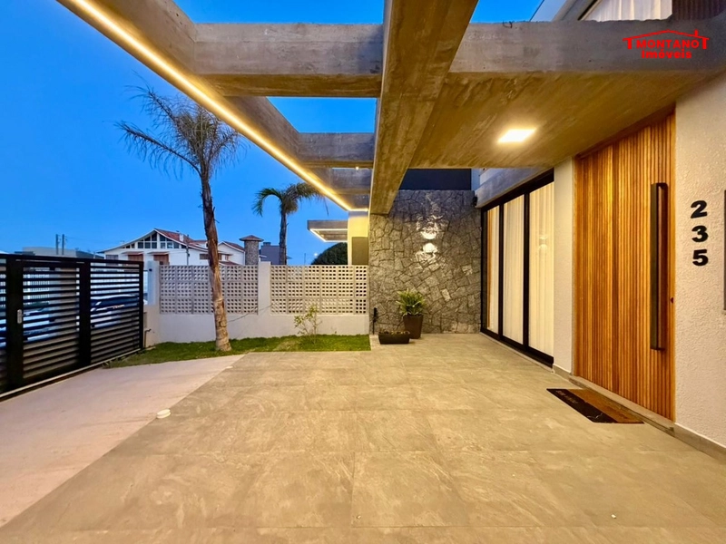 Linda Casa com Piscina no Jardim Beira Mar: 3ª foto da galeria de imagens do imóvel