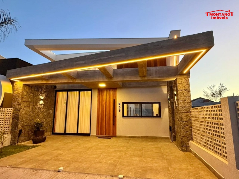 Linda Casa com Piscina no Jardim Beira Mar: 2ª foto da galeria de imagens do imóvel