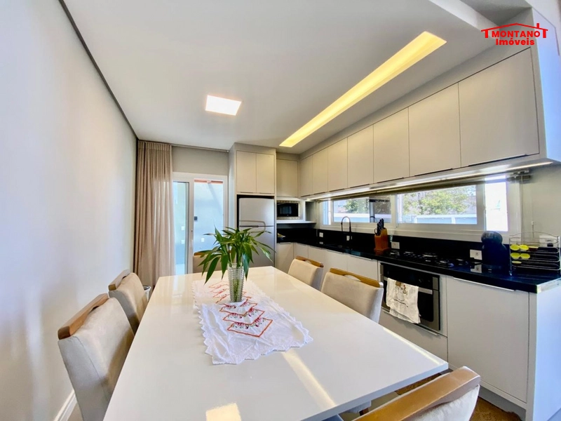 Bem localizada no bairro  Araçá, atrás do restaurante Galo: 4ª foto da galeria de imagens do imóvel