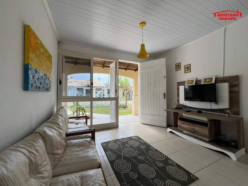 CASA A DUAS QUADRAS DO MAR: 2ª foto da galeria de imagens do imóvel