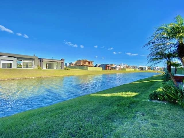 Sobrado em Condomínio Fechado Beira Lago: 11ª foto da galeria de imagens do imóvel