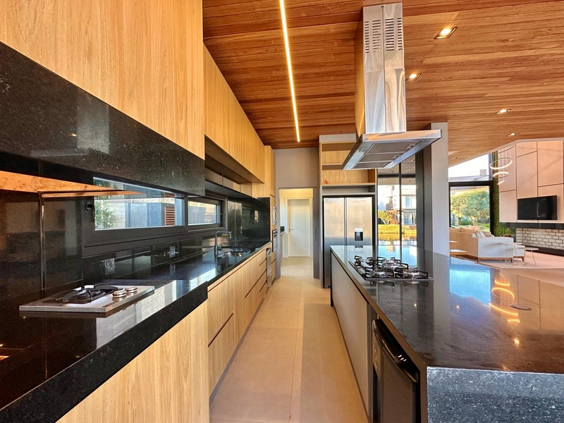 CASA EM CONDOMÍNIO 5 SUITES: 12ª foto da galeria de imagens do imóvel