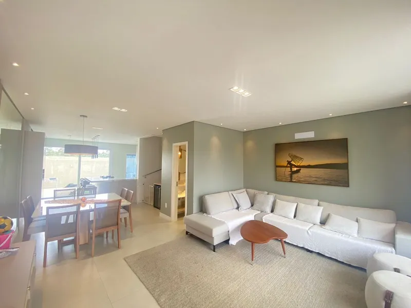 Casa a venda no condomínio Murano