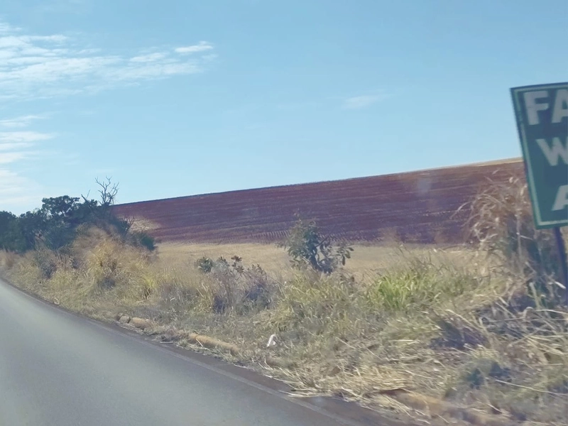 Fazenda para AGRICULTURA, 1.852 ha, em UNAÍ-MG. Com 7 pivôs: 6ª foto da galeria de imagens do imóvel