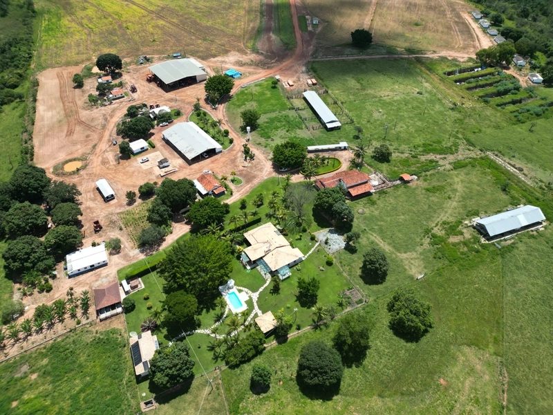 Fazenda para AGRICULTURA, 1.852 ha, em UNAÍ-MG. Com 7 pivôs: 3ª foto da galeria de imagens do imóvel