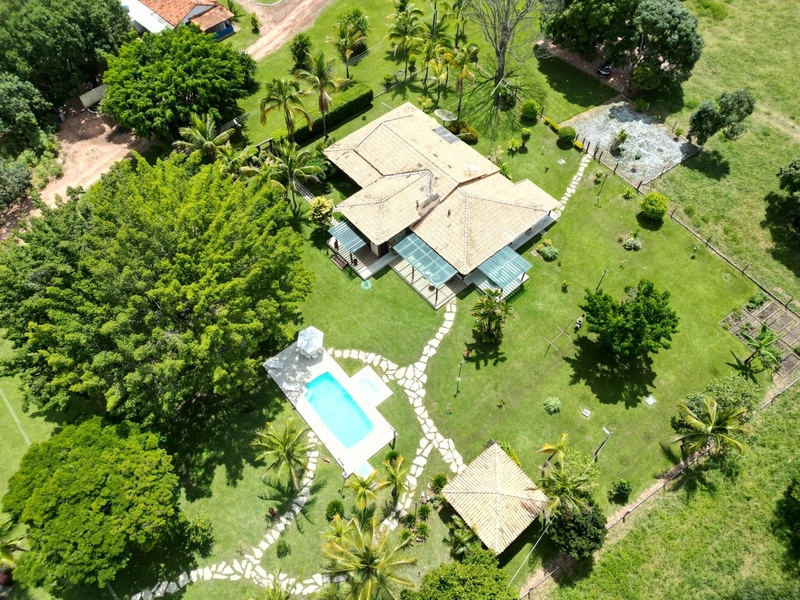 Fazenda para AGRICULTURA, 1.852 ha, em UNAÍ-MG. Com 7 pivôs: 2ª foto da galeria de imagens do imóvel