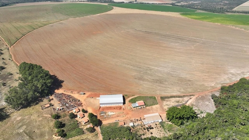 MEGA FAZENDA PARA SOJA EM UNAÍ-MG * COM 8 PIVÔS CAFÉ – SOJA – LARANJA: 3ª foto da galeria de imagens do imóvel