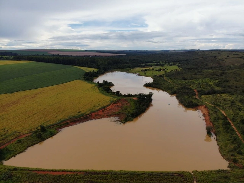 Fazenda com PIVÔS - Para SOJA-CAFÉ-LARANJA-GADO: 7ª foto da galeria de imagens do imóvel