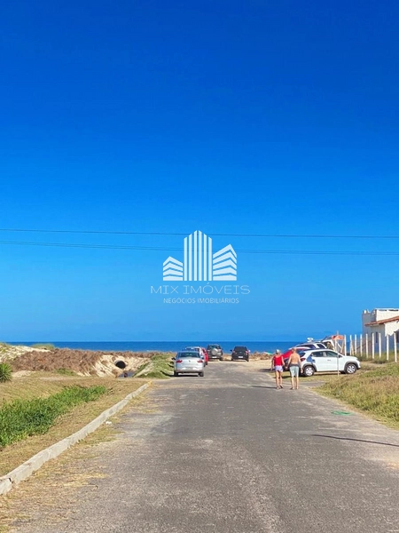 Excelente casa Geminada a uma quadra do MAR!: 2ª foto da galeria de imagens do imóvel