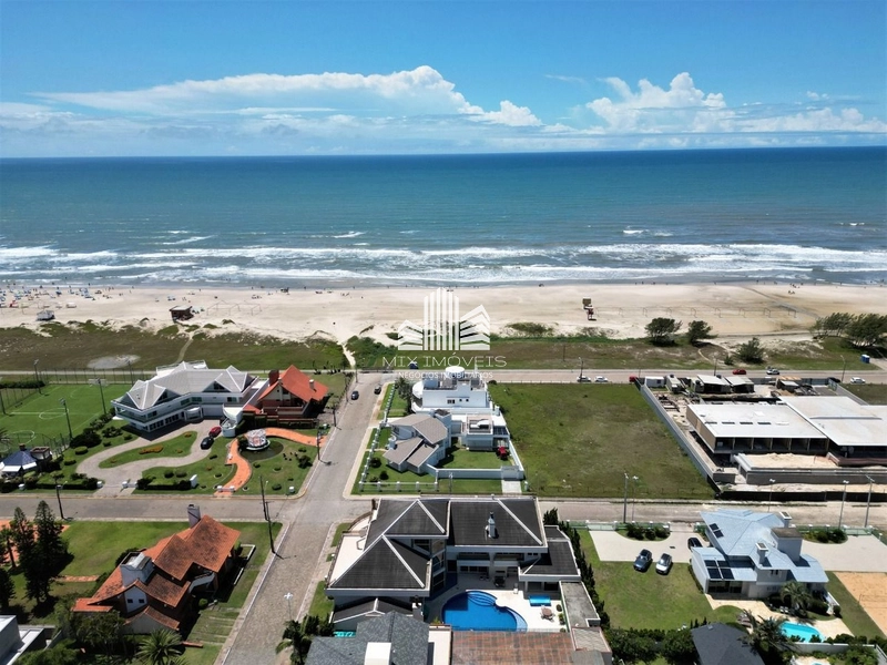 Maravilhosa mansão com três pavimentos, em Atlântida Xangri-lá RS.: 35ª foto da galeria de imagens do imóvel