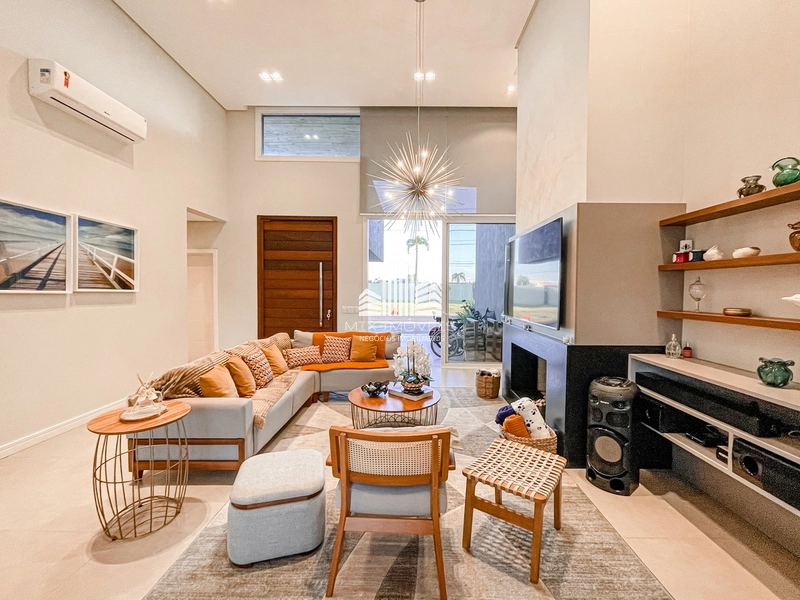 Linda casa térrea beira lago, no Condomínio Riviera.: 5ª foto da galeria de imagens do imóvel