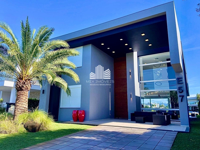 Magnifica casa sobrado, beira lago no condomínio Enseada.: 2ª foto da galeria de imagens do imóvel