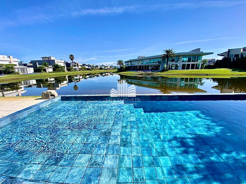 Magnifica casa sobrado, beira lago no condomínio Enseada.: 63ª foto da galeria de imagens do imóvel