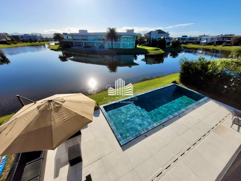 Magnifica casa sobrado, beira lago no condomínio Enseada.: 47ª foto da galeria de imagens do imóvel