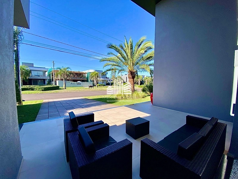 Magnifica casa sobrado, beira lago no condomínio Enseada.: 8ª foto da galeria de imagens do imóvel
