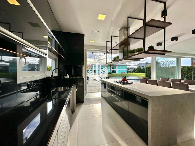 Magnifica casa sobrado, beira lago no condomínio Enseada.: 11ª foto da galeria de imagens do imóvel