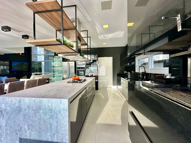 Magnifica casa sobrado, beira lago no condomínio Enseada.: 9ª foto da galeria de imagens do imóvel