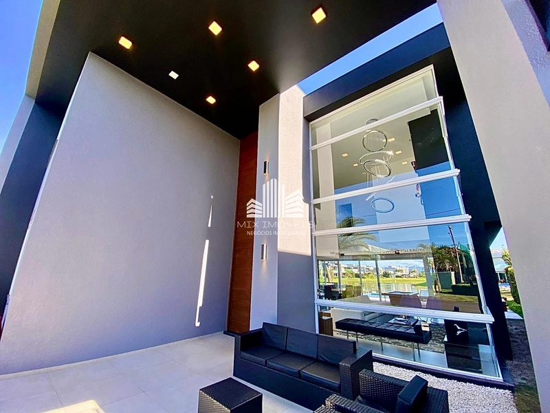 Magnifica casa sobrado, beira lago no condomínio Enseada.: 6ª foto da galeria de imagens do imóvel