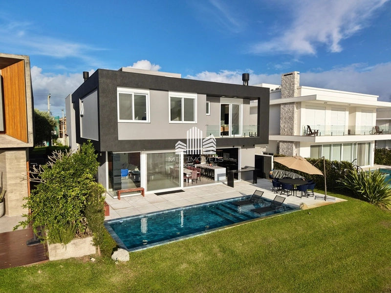 Magnifica casa sobrado, beira lago no condomínio Enseada.: 26ª foto da galeria de imagens do imóvel