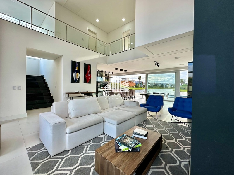 Magnifica casa sobrado, beira lago no condomínio Enseada.: 5ª foto da galeria de imagens do imóvel