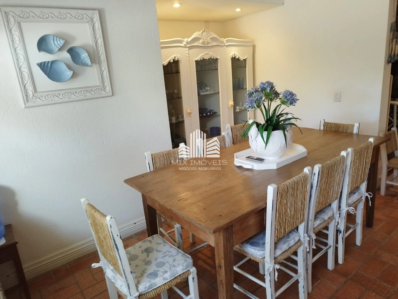 Excelente Sobrado Duplex, a uma quadra do mar Centro Xangri-lá RS.: 5ª foto da galeria de imagens do imóvel
