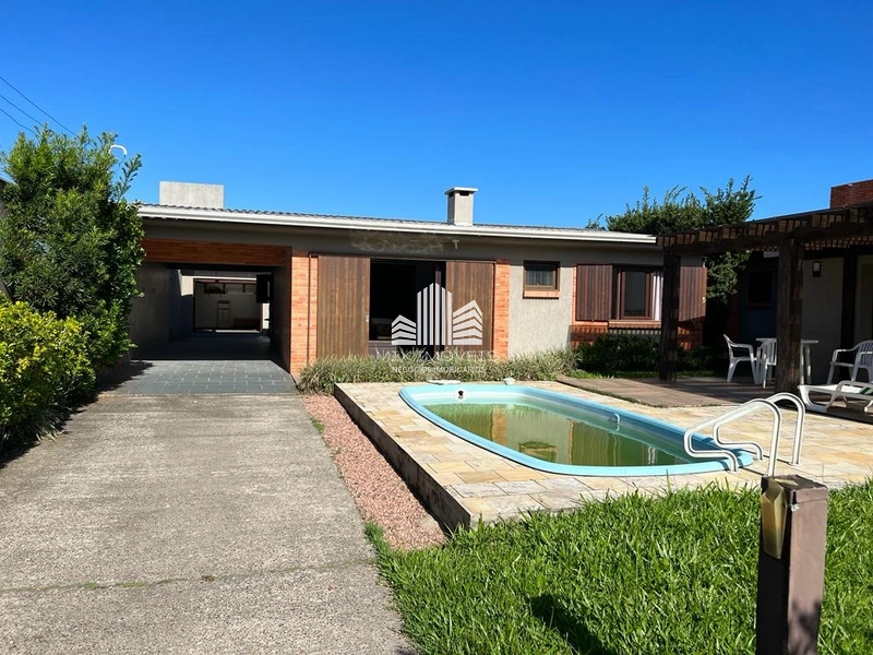 Excelente casa térrea com piscina, centro Xangri-lá RS.: 1ª foto da galeria de imagens do imóvel