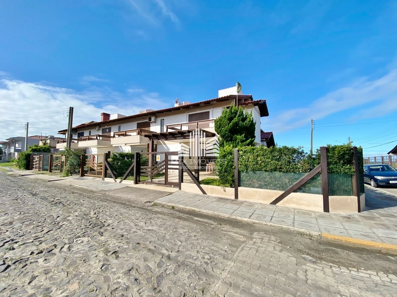Excelente Sobrado/Duplex, 1 qda mar, centro Xangri-lá RS.: 2ª foto da galeria de imagens do imóvel