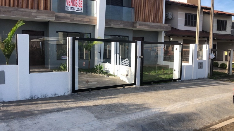 Sobrado/Duplex, uma quadra do mar, Araça Capão da Canoa!: 2ª foto da galeria de imagens do imóvel