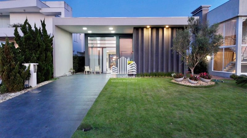 Magnífica casa térrea, mob/dec, junto à área verde! Cond. Riviera!: 1ª foto da galeria de imagens do imóvel
