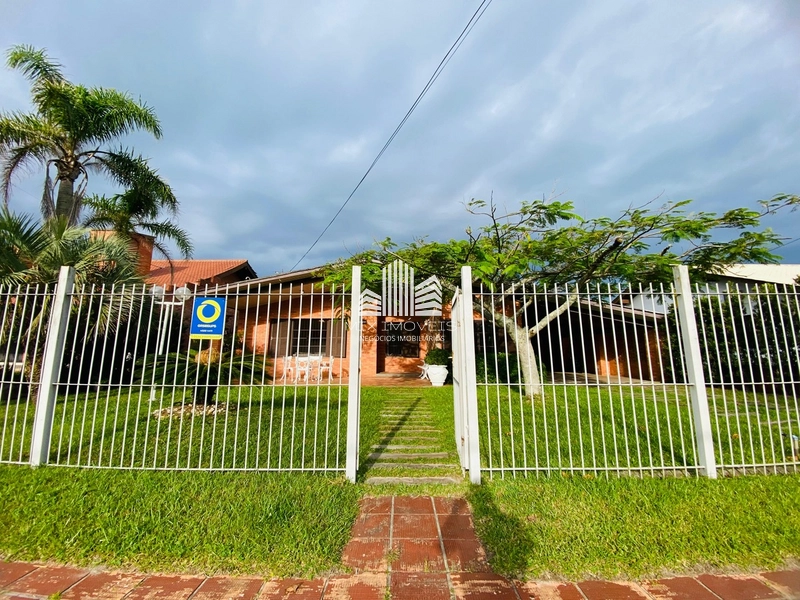 Excelente casa junto ao centrinho de Atlântida!: 3ª foto da galeria de imagens do imóvel